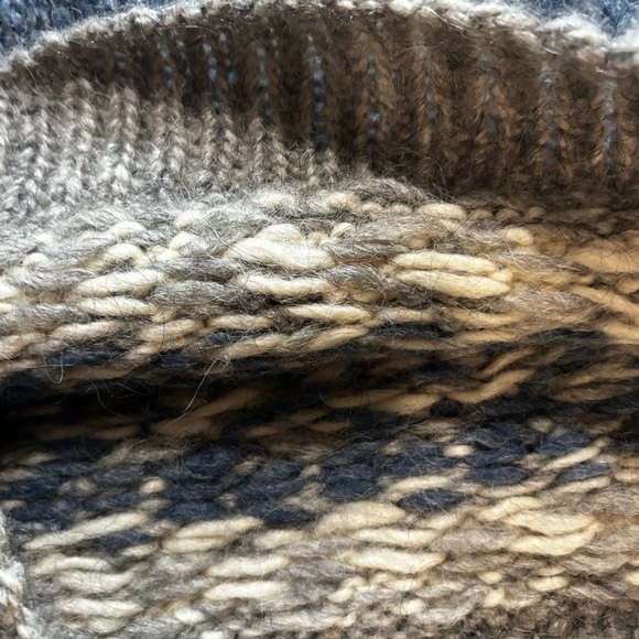 Nethy Scottish Small handknit Nordic Fair Isle Sweater - - Picture 6 of 6